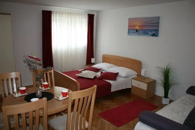 Stüdyo, 1 Büyük (Queen) Boy Yatak ve Çekyat