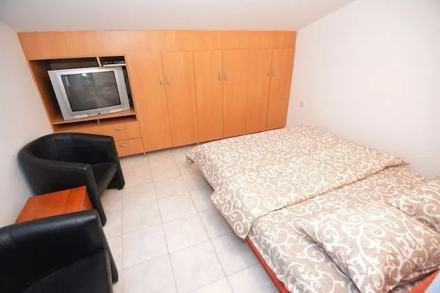 Apart Daire, 1 Yatak Odası, Teras, Bahçeli