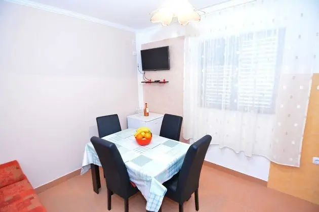 Apart Daire, 2 Yatak Odası, Avlu