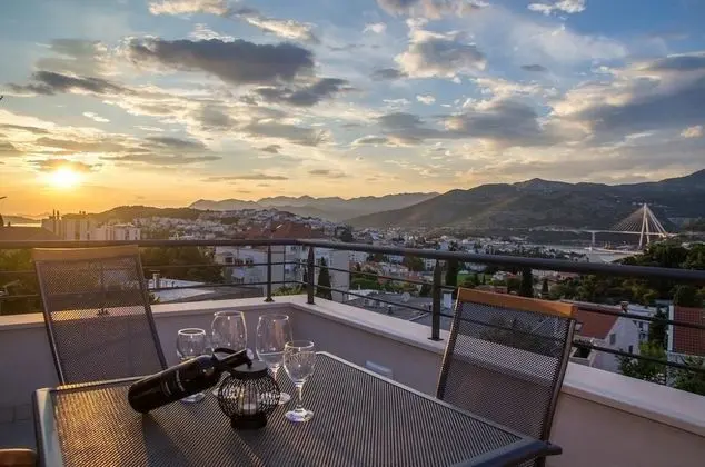 Apart Daire, Deniz Manzaralı