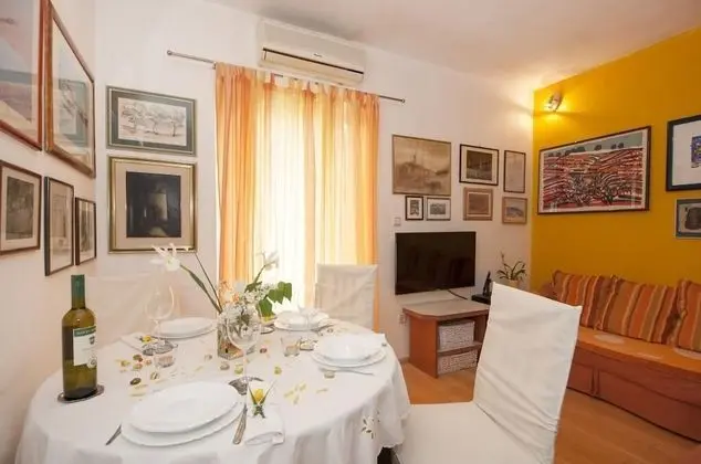 Apart Daire (One-Bedroom Apartment with Terrace(A3)