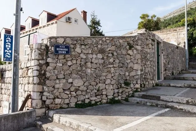 Tek Büyük Yataklı Oda (Twin or Double Room with Terrace)