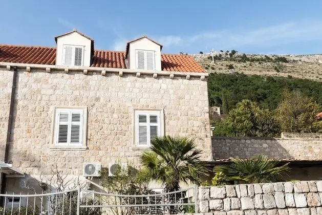 Tek Büyük Yataklı Oda (Twin or Double Room with Terrace)