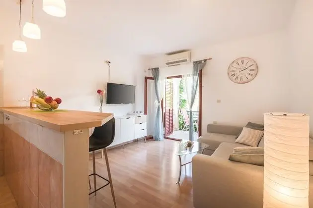 Apart Daire, 1 Yatak Odası, Balkon, Park Manzaralı (2+1)