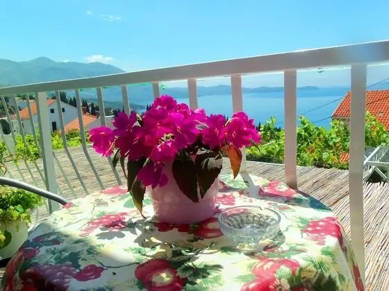 Tek Büyük Yataklı Oda, 1 Büyük (Queen) Boy Yatak, Balkon, Deniz Manzaralı