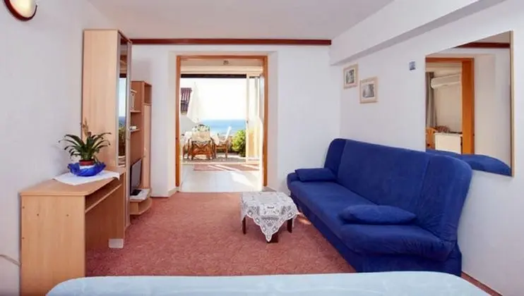 Superior Stüdyo, Teras