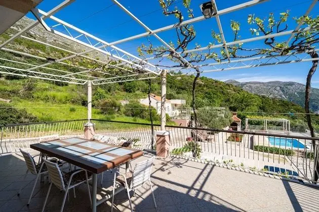 Apart Daire (Apartments Klis - Three-Bedroom Apart)