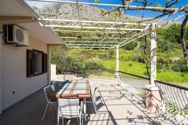 Apart Daire (Apartments Klis - Three-Bedroom Apart)