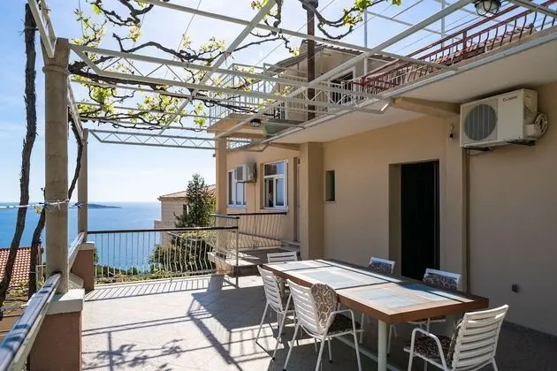 Apart Daire (Apartments Klis - Three-Bedroom Apart)