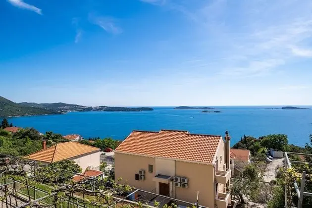 Apart Daire (Apartments Klis - Three-Bedroom Apart)