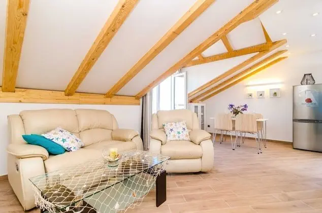 Apart Daire (Two Bedroom Apartment with Balcony)