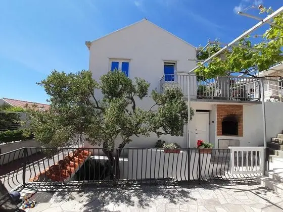 Apart Daire (Two Bedroom Apartment with Balcony)