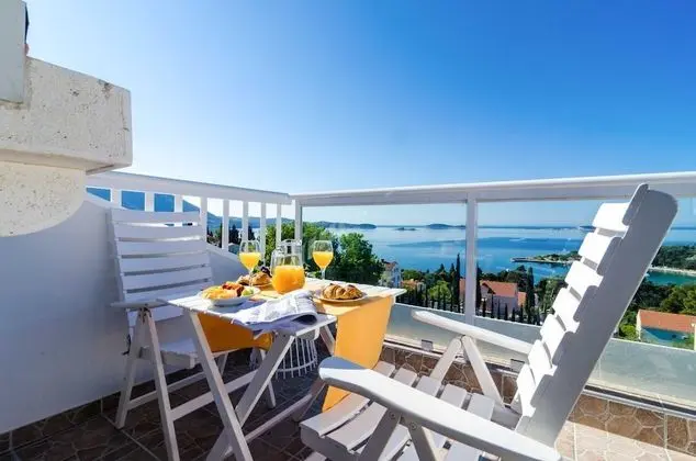 Apart Daire (Two Bedroom Apartment with Balcony)