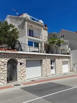 Apart Daire (Two Bedroom Apartment with Balcony)