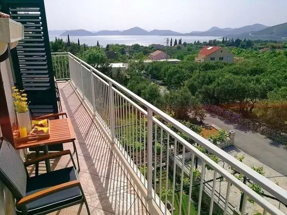 Apart Daire (Two Bedroom Apartment with Balcony an)