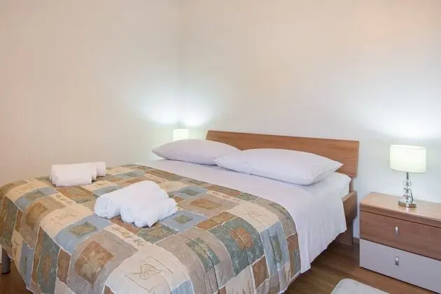 Apart Daire, 1 Yatak Odası, Balkon, Avlu Manzaralı