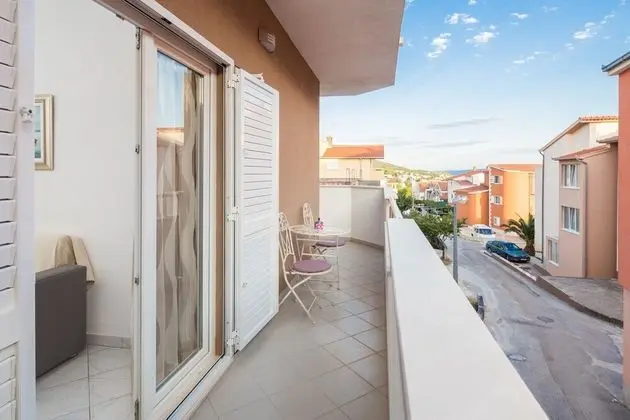 Apart Daire, 1 Yatak Odası, Balkon, Avlu Manzaralı