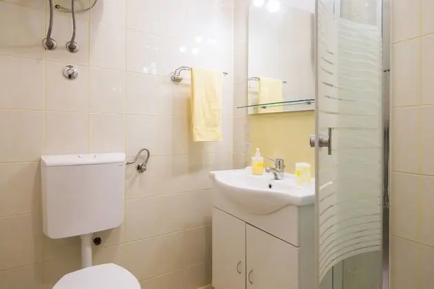 Apart Daire, 1 Yatak Odası, Balkon, Avlu Manzaralı