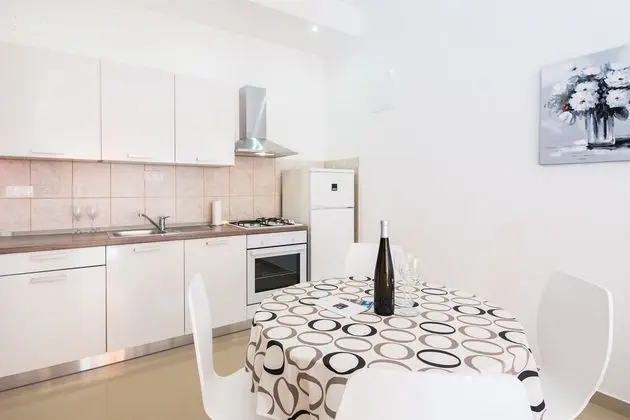 Apart Daire, 1 Yatak Odası, Teras, Zemin Kat