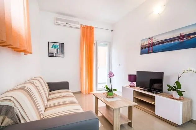 Apart Daire, 1 Yatak Odası, Teras, Zemin Kat