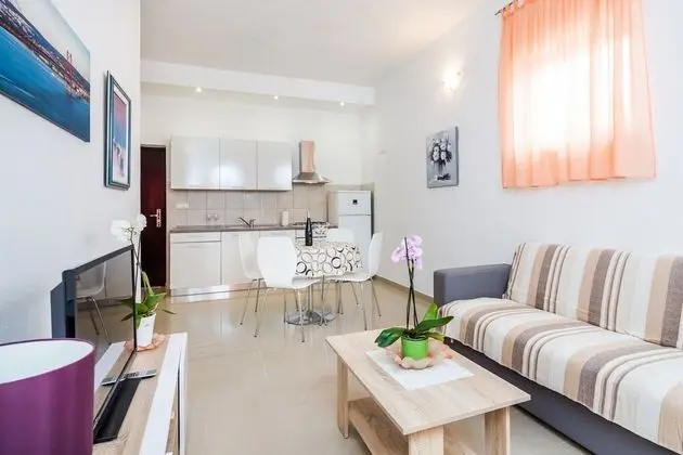 Apart Daire, 1 Yatak Odası, Teras, Zemin Kat