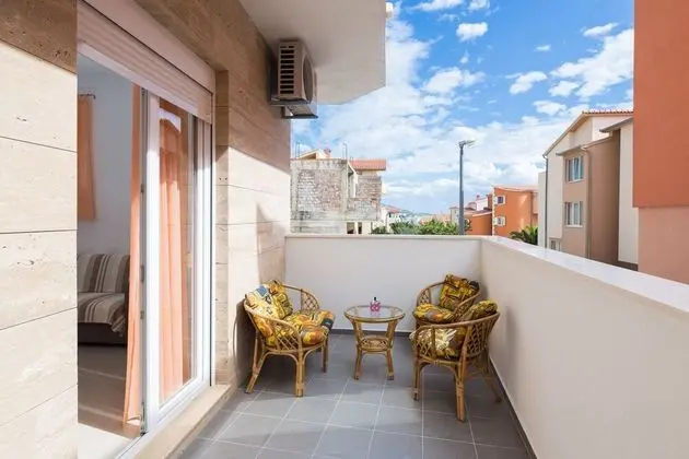 Apart Daire, 1 Yatak Odası, Teras, Zemin Kat