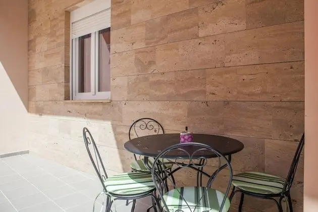 Apart Daire, 2 Yatak Odası, Teras, Bahçeli