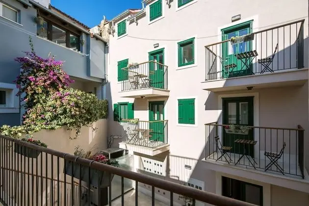 Stüdyo Süit, Balkon, Avlu Manzaralı