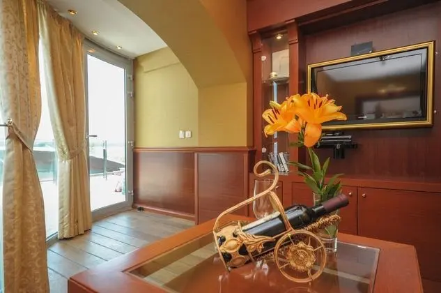 Executive Deluxe Apartment Sea View