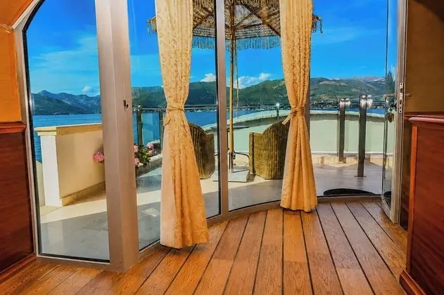 Executive Deluxe Apartment Sea View