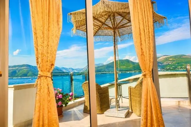 Executive Deluxe Apartment Sea View