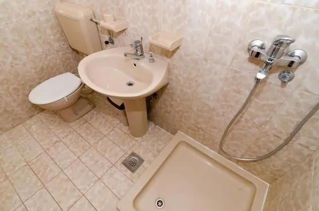 Apart Daire (Four-Bedroom Apartment)