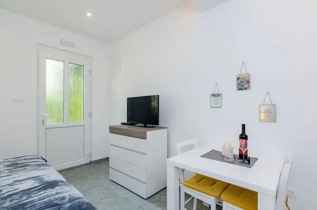 Stüdyo (Studio Apartment with Terrace)