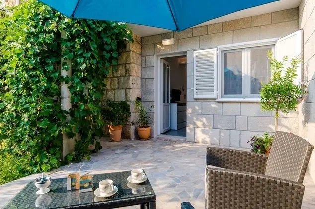Stüdyo (Studio Apartment with Terrace)
