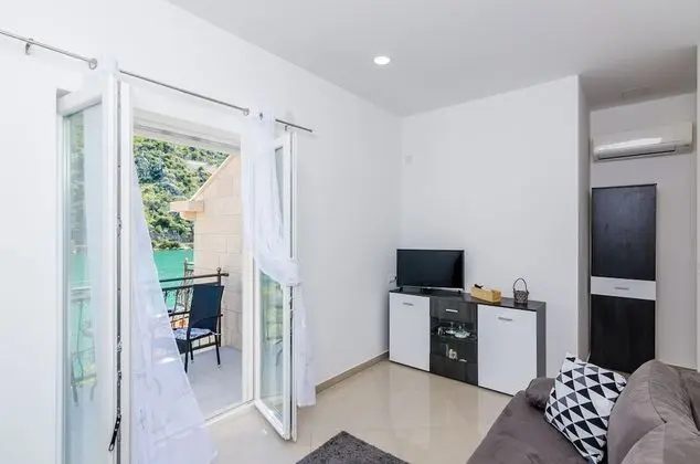 Apart Daire (One Bedroom Apartment with Balcony an)