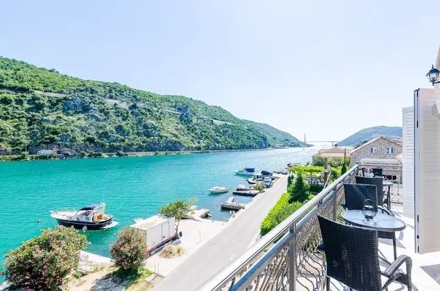 Apart Daire (Two Bedroom Apartment with Balcony an)