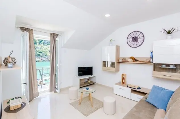 Apart Daire (Two Bedroom Apartment with Balcony an)