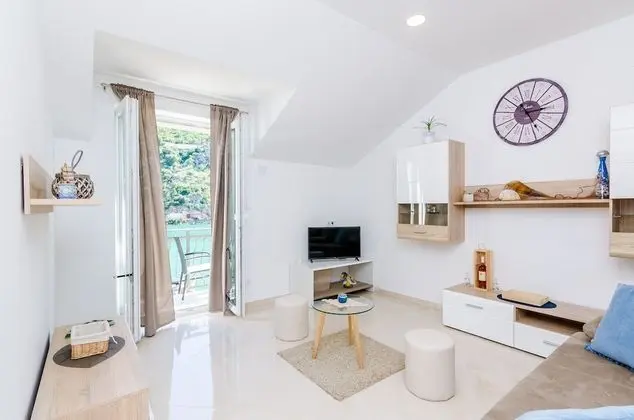 Apart Daire (Two Bedroom Apartment with Balcony an)