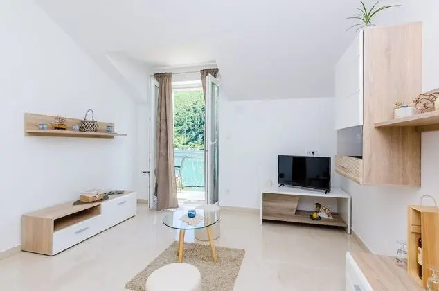 Apart Daire (Two Bedroom Apartment with Balcony an)