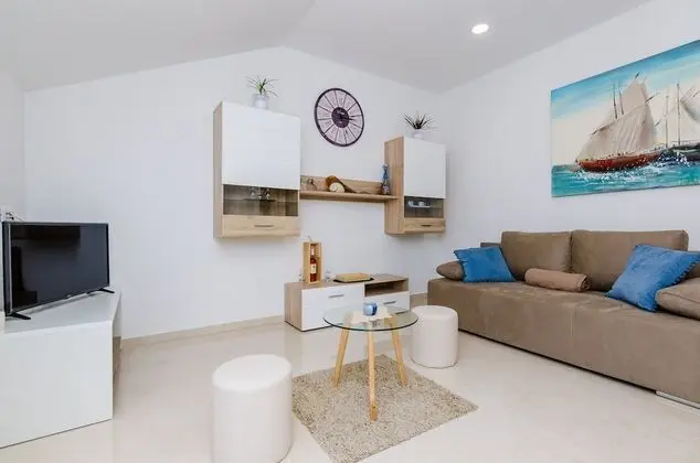 Apart Daire (Two Bedroom Apartment with Balcony an)