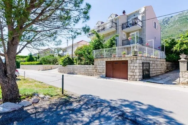 Apart Daire (Two Bedroom Apartment with Balcony an)