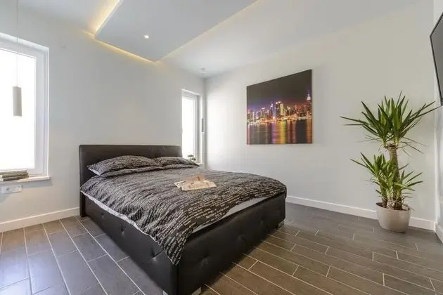 Apart Daire (Two Bedroom Apartment with Balcony an)