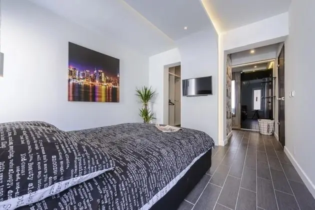 Apart Daire (Two Bedroom Apartment with Balcony an)