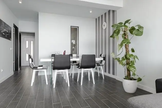 Apart Daire (Two Bedroom Apartment with Balcony an)