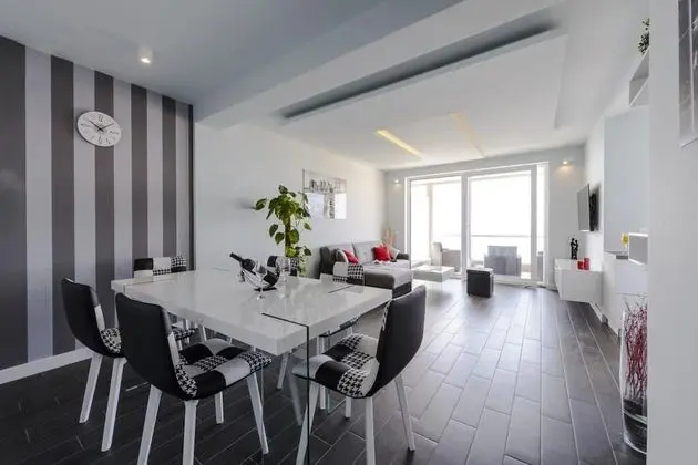 Apart Daire (Two Bedroom Apartment with Balcony an)