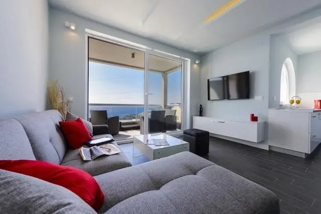 Apart Daire (Two Bedroom Apartment with Balcony an)