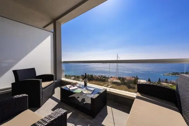 Apart Daire (Two Bedroom Apartment with Balcony an)