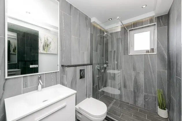 Apart Daire (Two Bedroom Apartment with Balcony an)