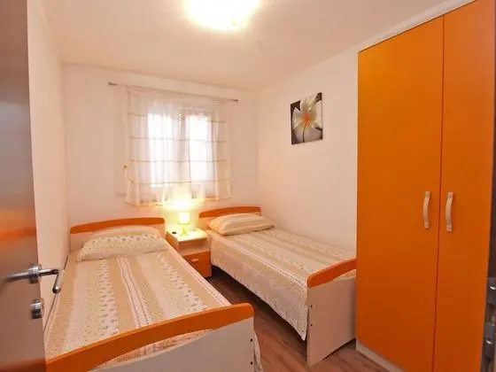 Apart Daire, 2 Yatak Odası (1048/3908)