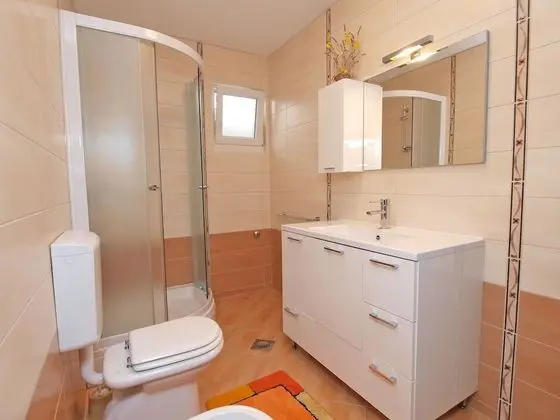 Apart Daire, 2 Yatak Odası (1048/3908)